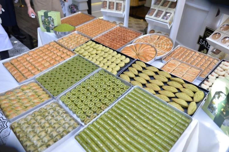 Maraş dondurması ve tatlılar siparişle evlere ulaştırılıyor