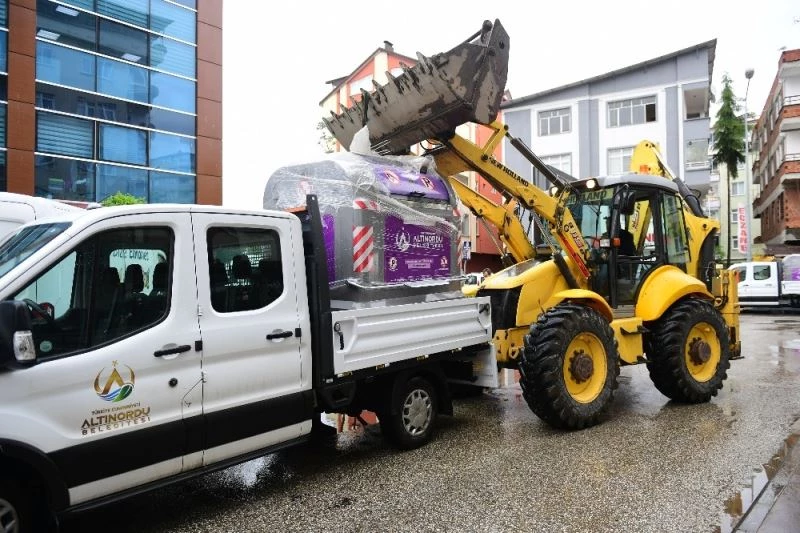Altınordu’da çöp konteynerleri değiştiriliyor
