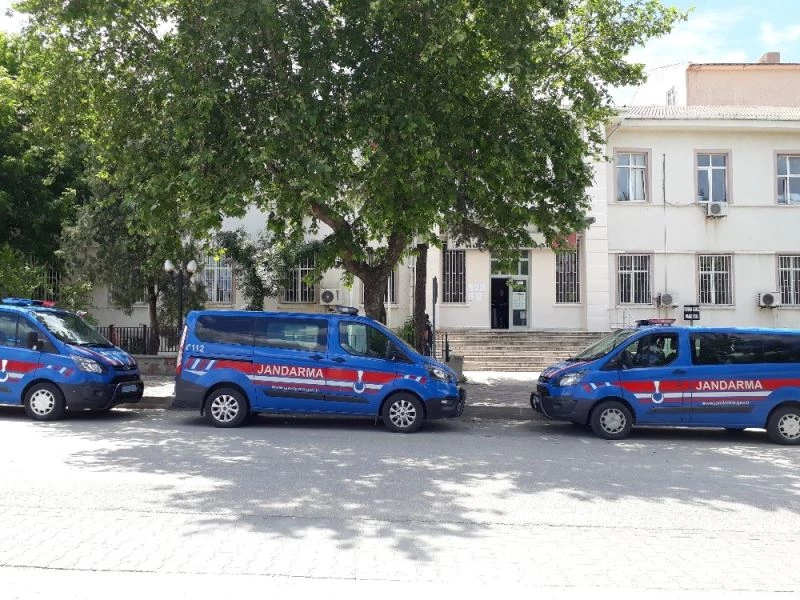 Edirne’de vahşet: Annesini öldürüp AFAD ve jandarmayla arama çalışmalarına katılmış
