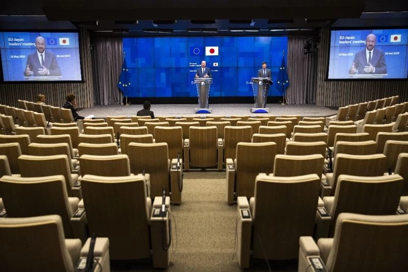 AB Konseyi Başkanı Michel’den WHO’ya
