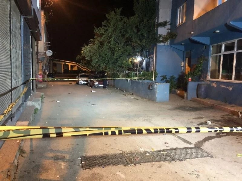 Husumetli aileleri yasakta engelleyemedi... Husumetlisini av tüfeğiyle göğsünden vurdu
