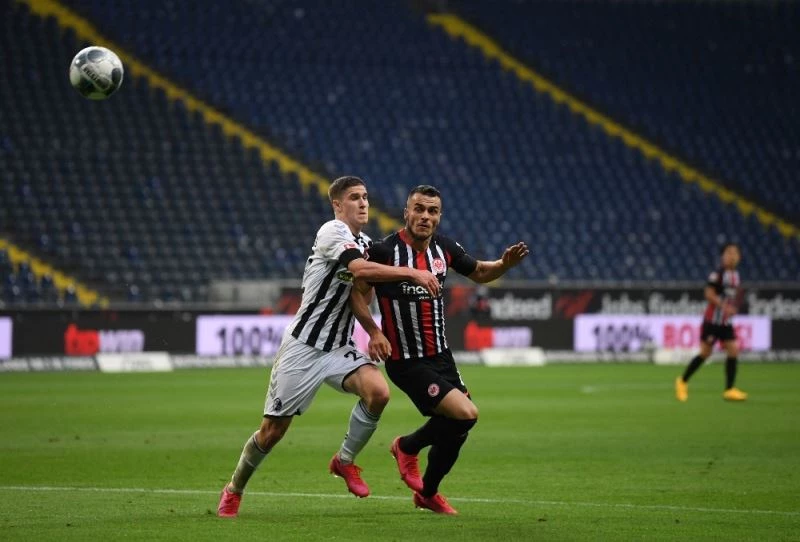 Freiburg kaçtı, Frankfurt yakaladı
