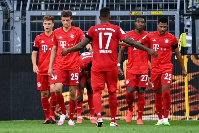 Bayern zirvede arayı açtı
