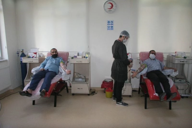 Kilis’te sokağa çıkma yasağı kan bağışı ile delindi
