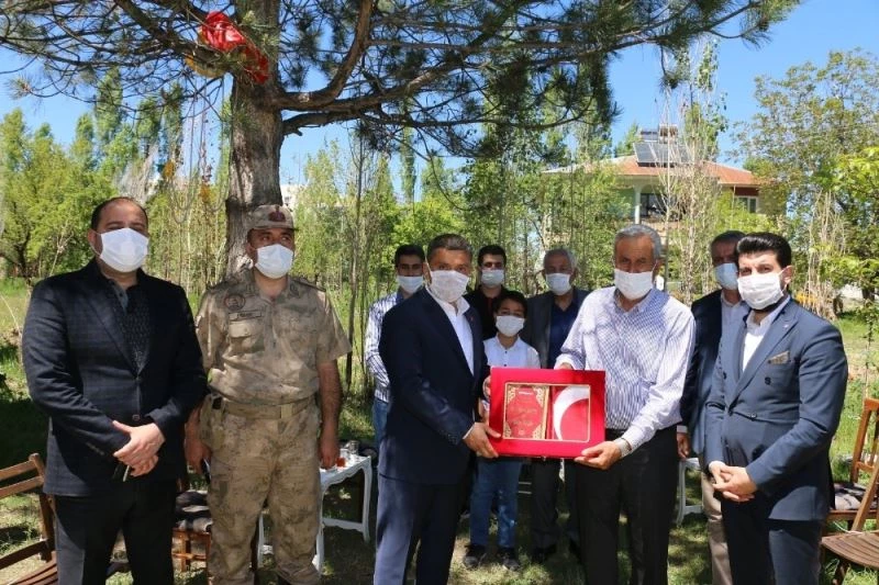 Kaymakam Mehmetbeyoğlu’ndan şehit ailelerine ziyaret
