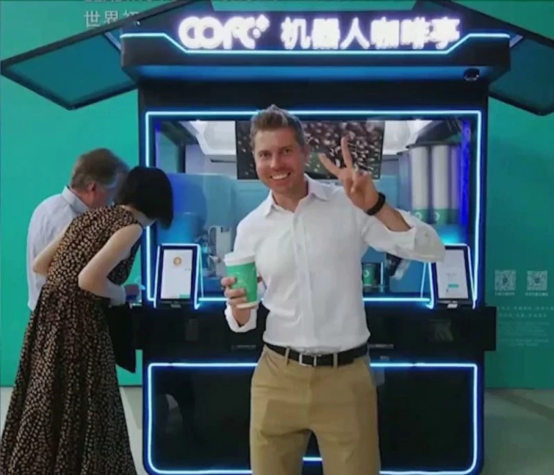 30 saniyede kahve hazırlayan robot barista
