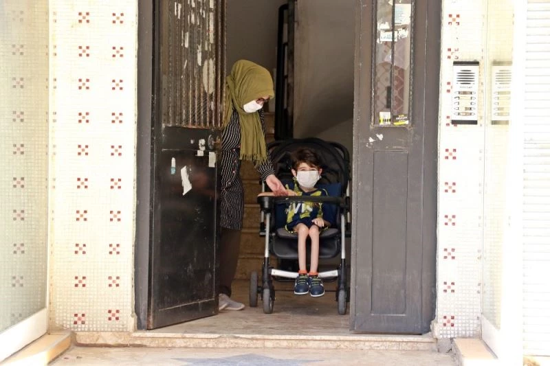 SMA hastası Umutcan 90 gün sonra ilk kez sokağa çıktı, 