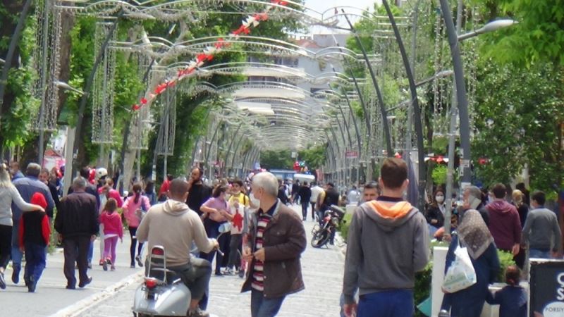 Kısıtlama sonrası korkutan rehavet görüntüsü
