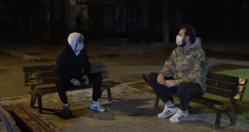 Isparta’da kısıtlamanın sona ermesinin ardından vatandaşlar sokağa akın etti
