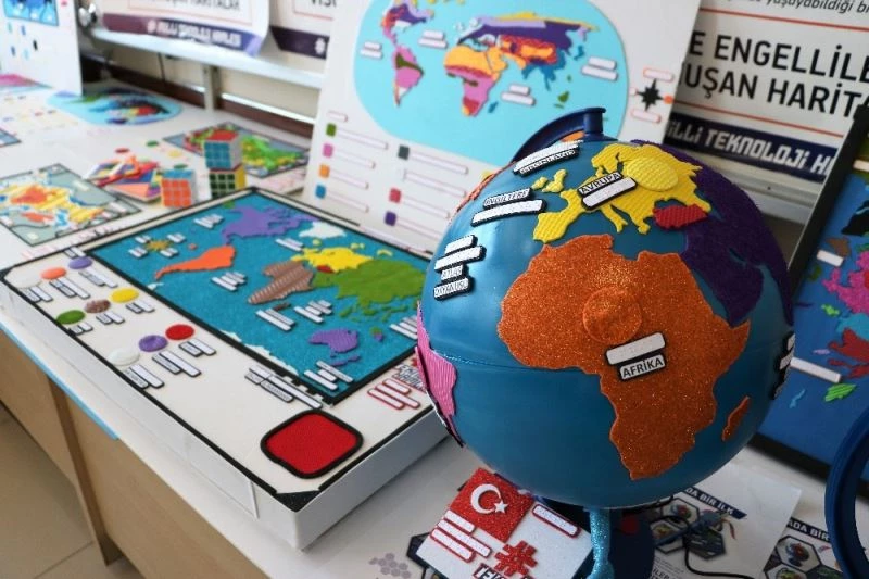 (Özel) Görme engelliler için yola çıktılar, dünyada ilki başardılar
