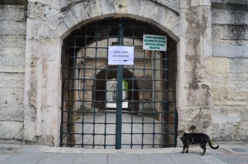 Koca Sinan’ın eseri tarihi cami namaza hazır
