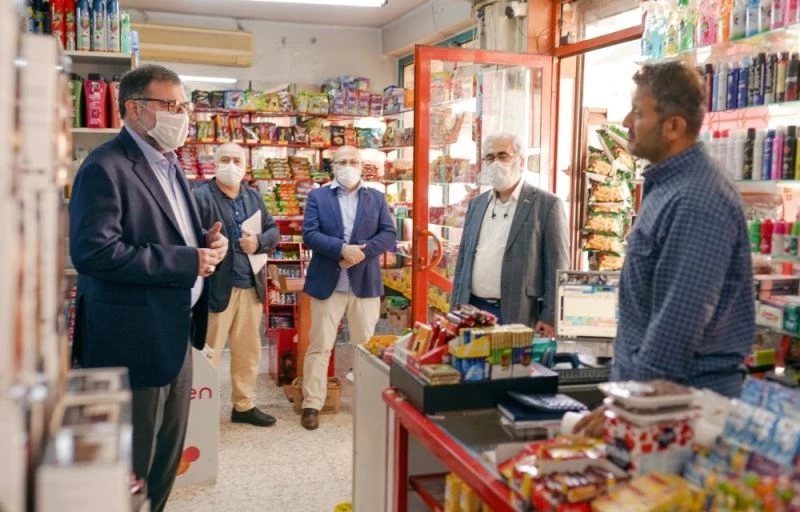 MÜSİAD İzmir Başkanı Saygılı zimem defteri satın aldı
