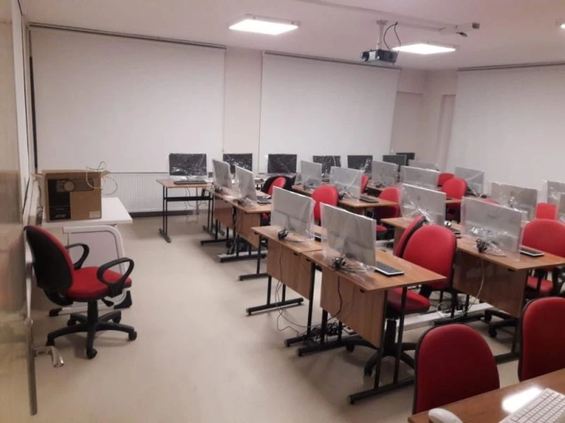 Türkelili hayırseverler tarafından 3 sınıf donatıldı
