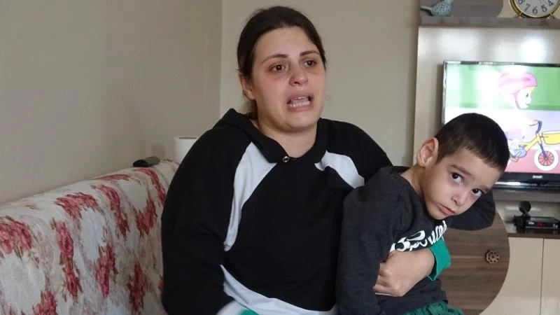 Gözü yaşlı annenin tek isteği oğlunun ilaçlarına ulaşabilmek
