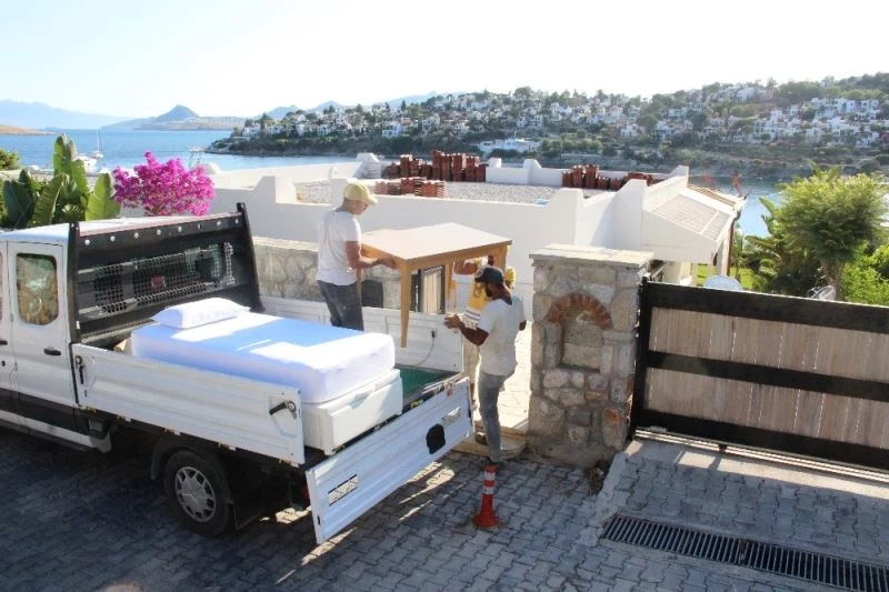 Yılmaz Özdil evindeki eşyaları yıkım öncesi boşaltılıyor
