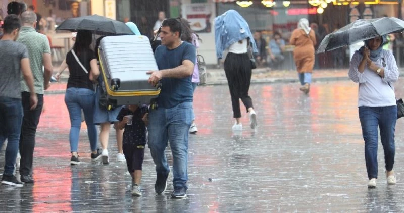Doğu Karadeniz’de sağanak ve fırtına bekleniliyor
