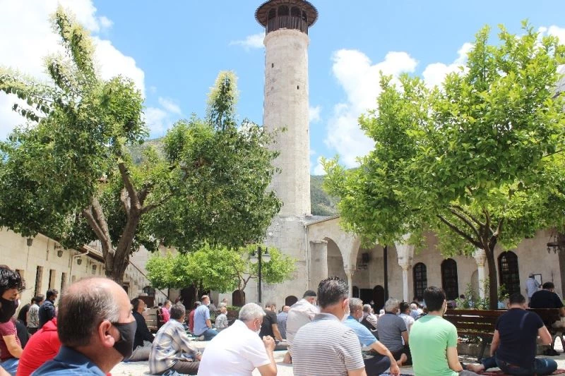 Habib-i Neccar Camii’nde aylar sonra ilk cuma namazı kılındı
