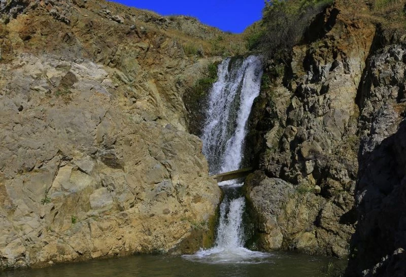 Konakalmaz Şelalesi, baharla coştu
