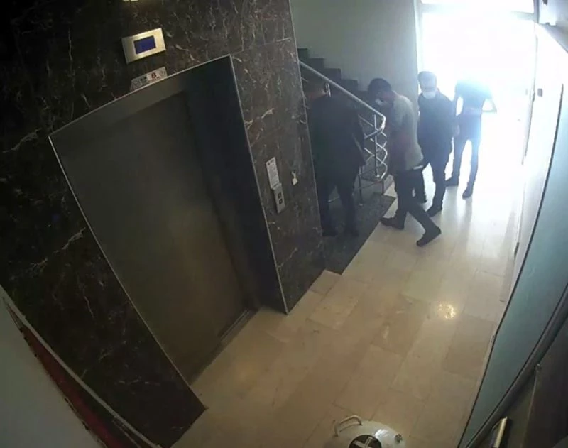 İntihar eden kişinin borcunu aynı sektördeki kişilerden isteyen tefeciler yakalandı
