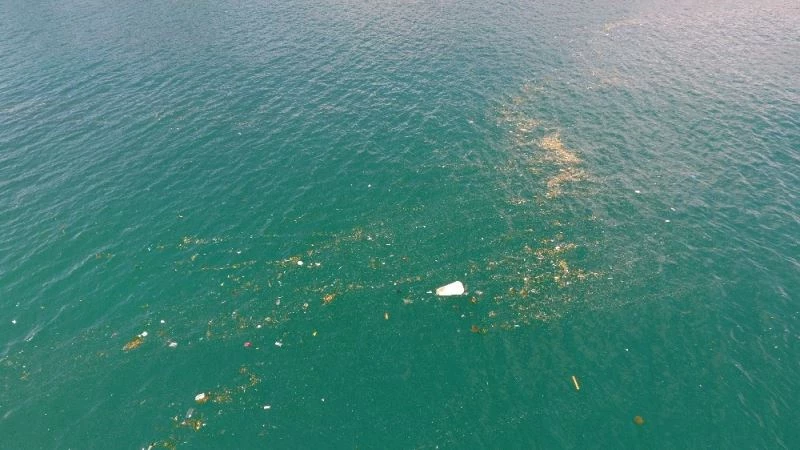 (Özel) İstanbul Boğazı’na yakışmayan görüntü
