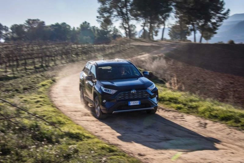 Toyota, RAV4 güvenlik testlerinde zirvede yer aldı