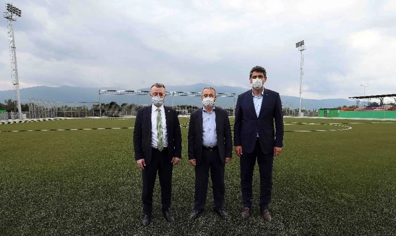 Başkan Büyükakın, “Şehit Fatih Karagöz’ün ismini bu sahada yaşatacağız”
