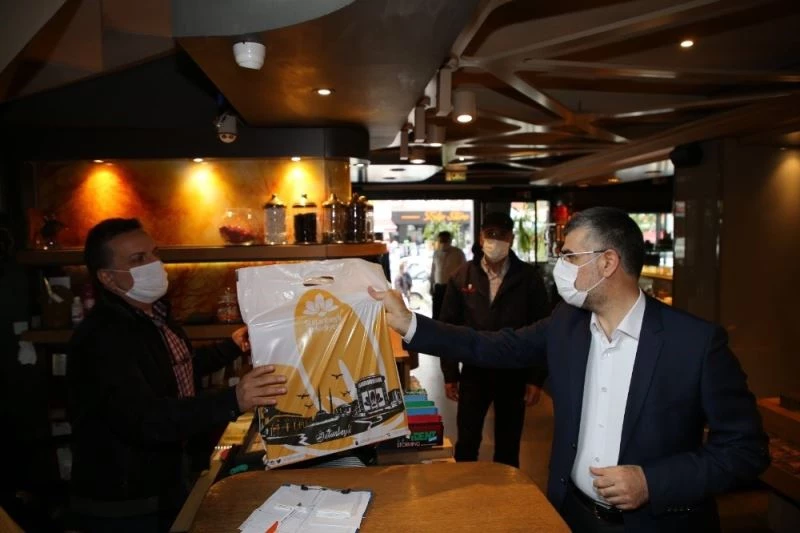 Sultanbeyli’de açılan dükkânlarda siftah, Başkan Keskin’den
