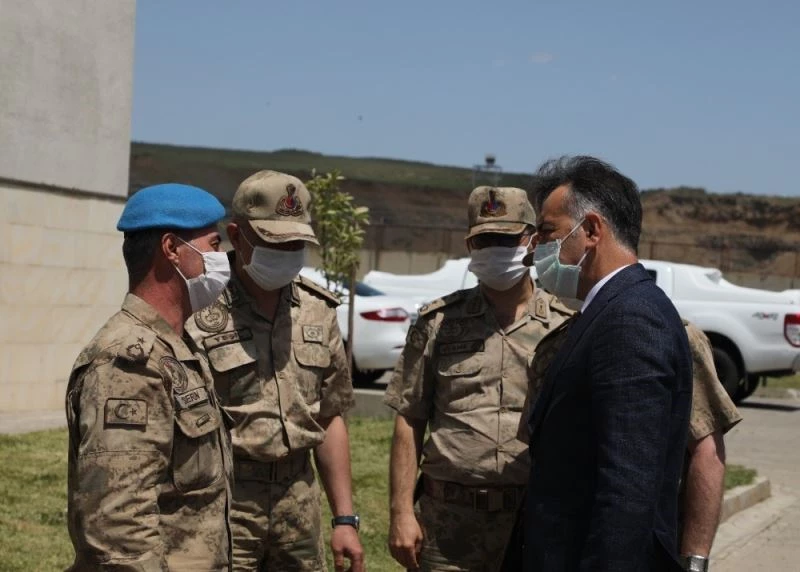 Bitlis Valisi Çağatay’dan Özel Harekat Tabur Komutanlığına ziyaret
