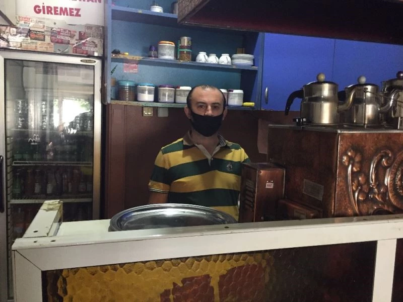 İstanbul’da normalleşmenin ilk gününde kıraathaneler açıldı
