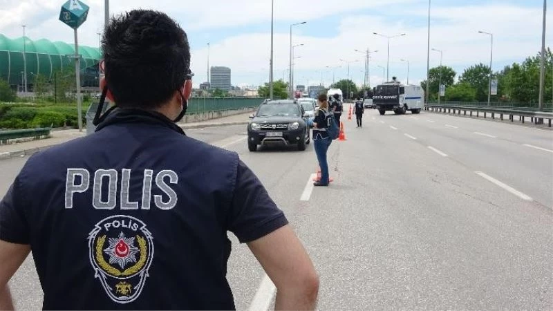 Bursa’da kısıtlamaya uymayan 462 kişiye 1 milyon 300 bin lira ceza
