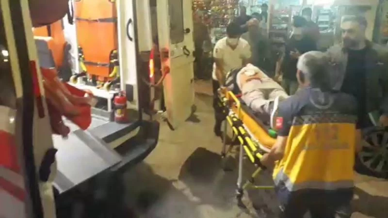 Koca, eşini ve kaynanasını bıçakladı, kaynanası da onu bıçakladı
