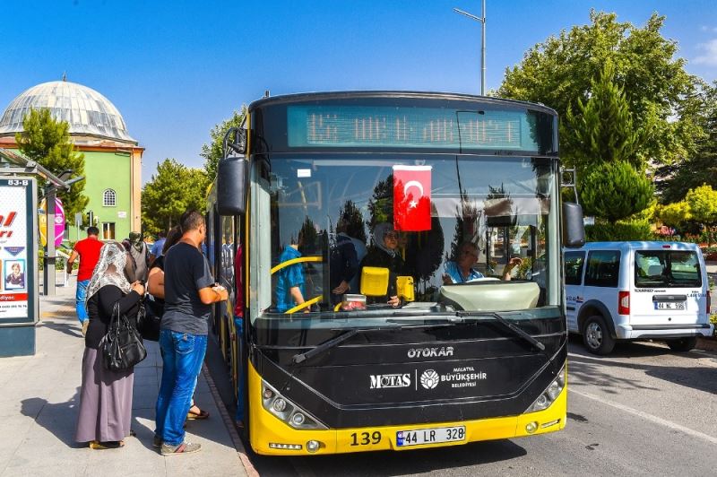 65 yaş üzeri vatandaşların otobüs biniş kartları kullanıma açıldı
