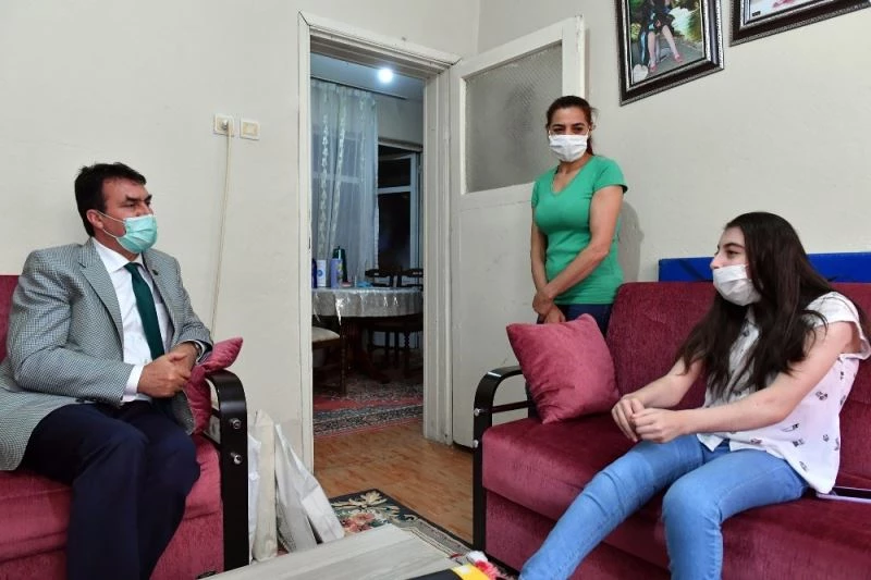 Genç Sevcan’ın sosyal medyadan yaptığı çağrıya Başkan Dündar kayıtsız kalmadı
