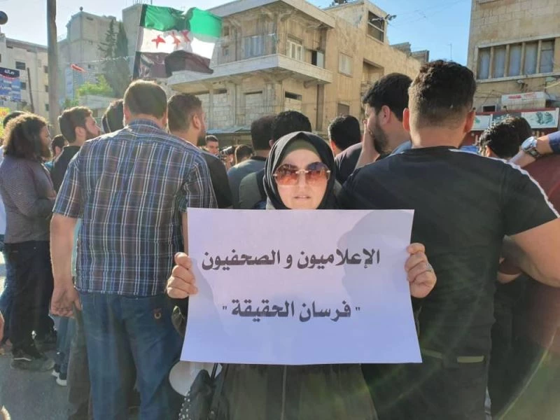 Suriyeli gazetecilerden saldırılara karşı protesto
