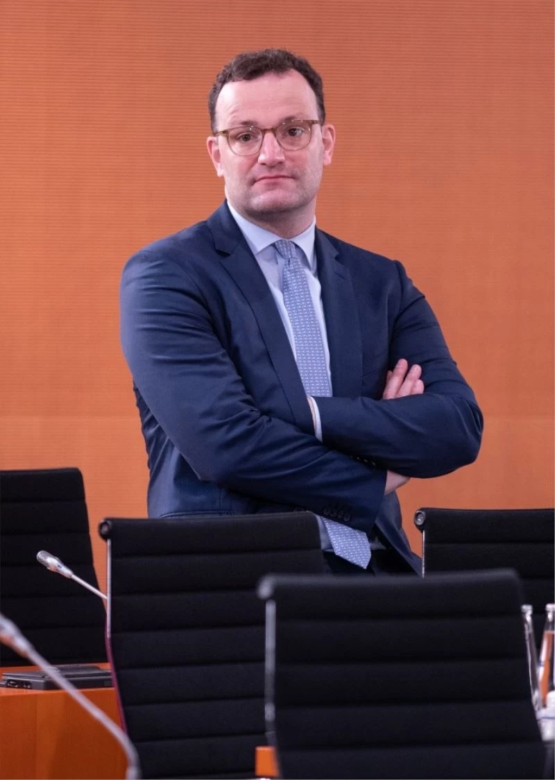 Almanya’da ihtiyaç fazlası maskeler nedeni ile kriz çıktı
