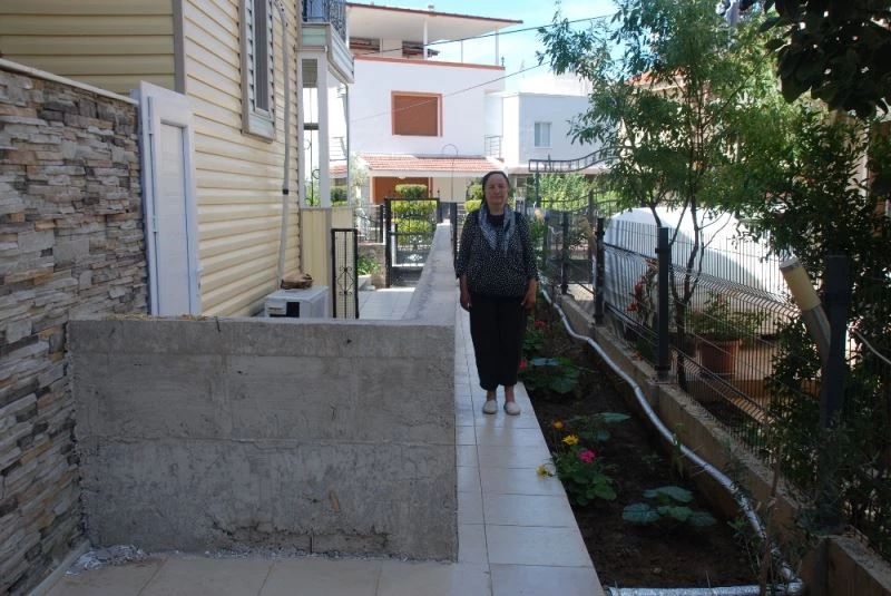 Komşular örülen duvar yüzünden birbirine düştü
