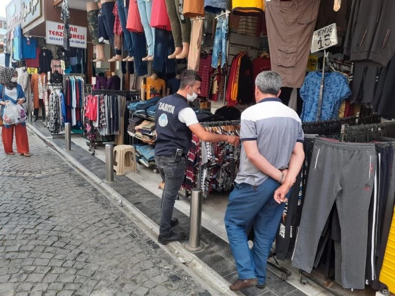 Düzce Belediyesi kaldırım işgaline karşı uyarı yaptı
