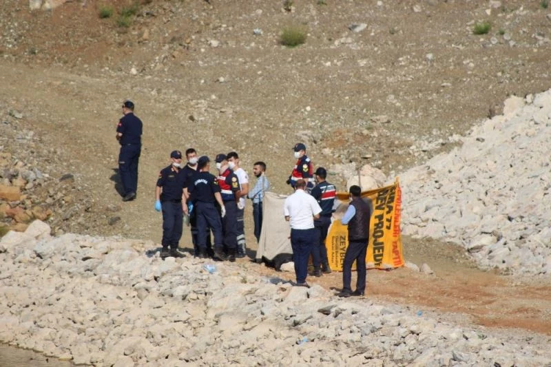 Gölette boğulan dayı ve yeğeninin cansız bedenlerine ulaşıldı
