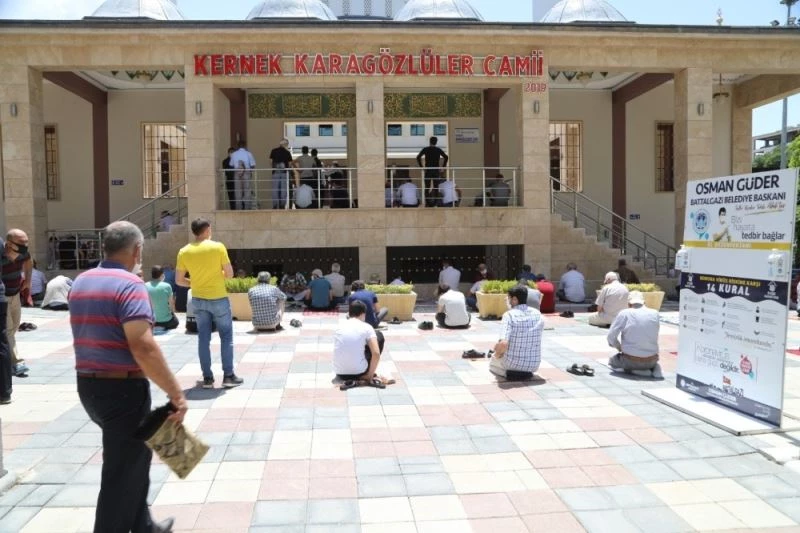 Kernek Karagözlüler Cami ibadete açıldı
