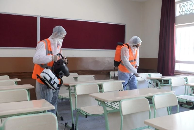 Okullarda sınav dezenfeksiyonu başladı
