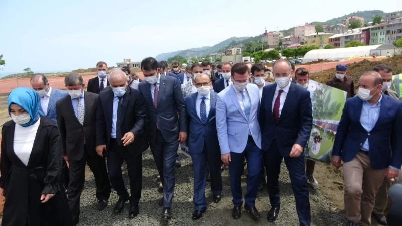 Çevre ve Şehircilik Bakanı Kurum: “Uzungöl’ün merkezinde dönüşüm projesi başlatıyoruz”
