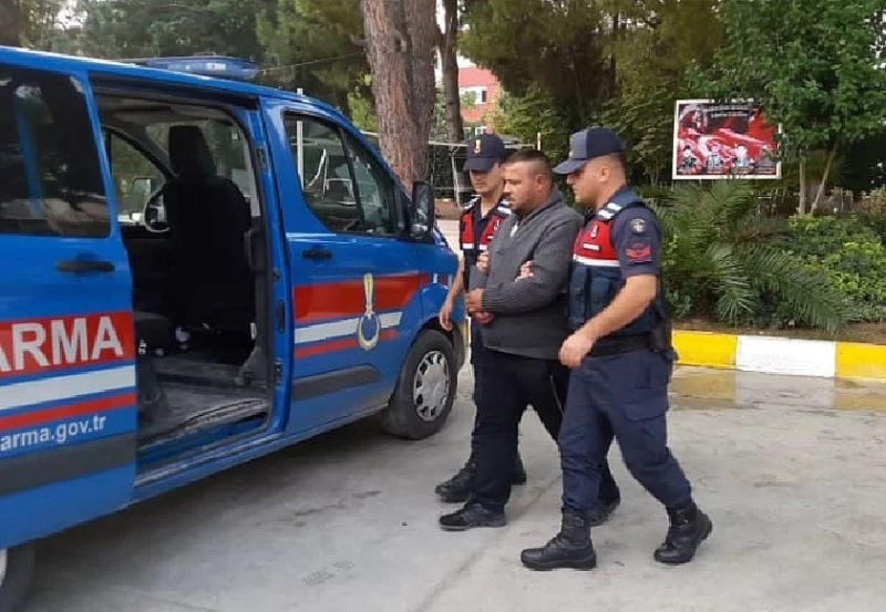 Görülmemiş hırsızlık: Çamaşır makinesini içerisinde yıkanan elbiselerle çaldı
