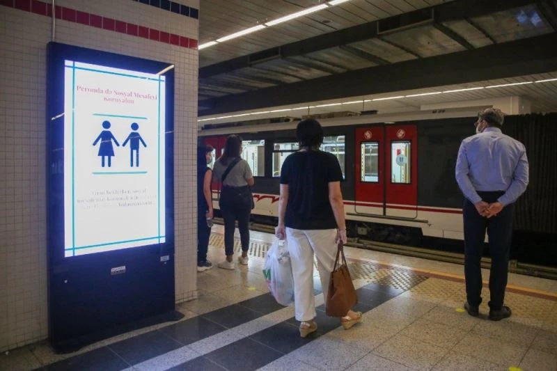 Metro ve tramvay vagonlarında günde 491 kez dezenfeksiyon
