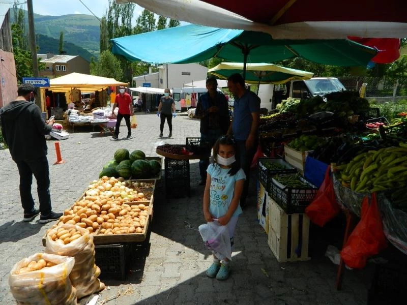 Posof pazarcılara da kapıyı açtı
