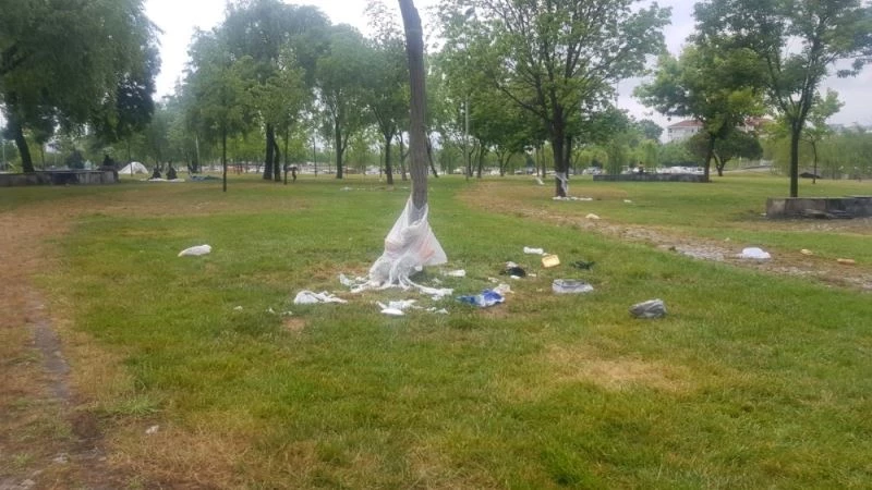 İstanbul’da iki sahilde vatandaşları şoka uğratan manzara
