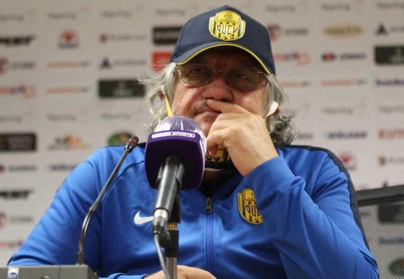 Mustafa Reşit Akçay: 