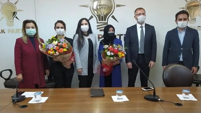 AK Parti’de Melek Mankan, görevi devraldı
