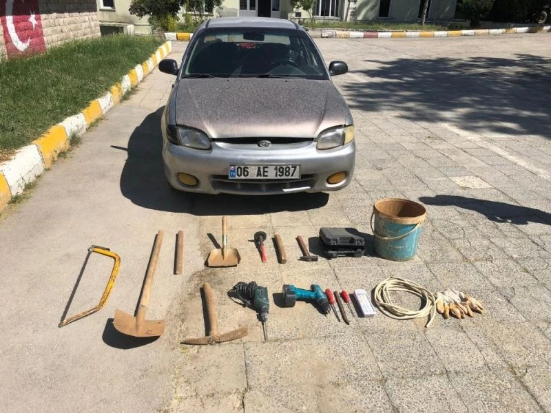 Elazığ’da şok baskın neye uğradıklarını şaşırdılar
