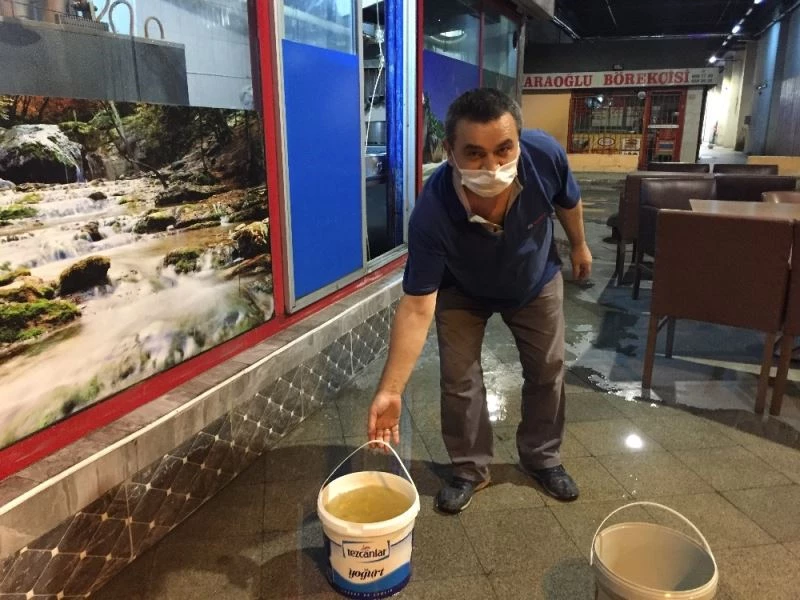 15 Temmuz Demokrasi Otogarı’nda çarşıları su bastı
