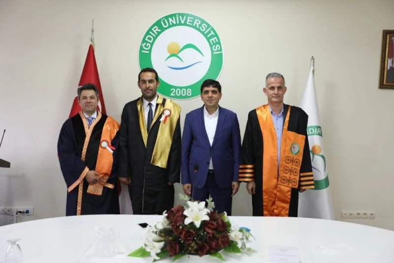 Profesörlük ve Doçentlik unvanı alan öğretim üyeleri cübbelerini giydi
